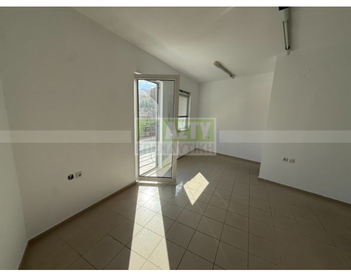 For Rent - CENTER