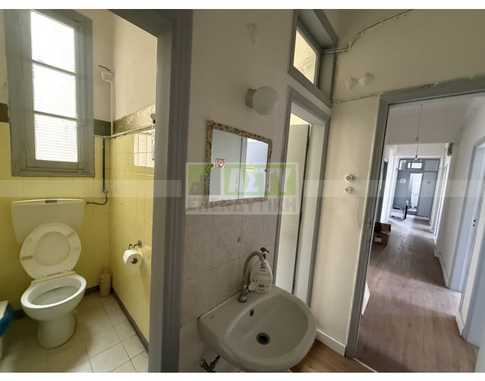 For Rent - CENTER