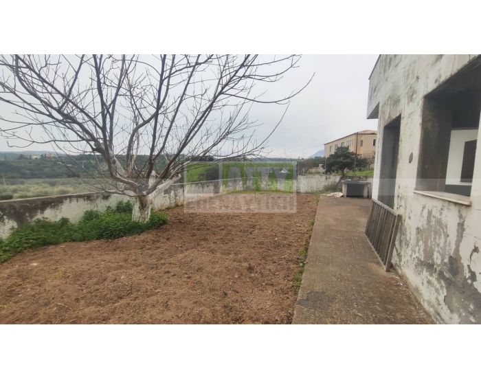 Πωλείται - ΆΝΩ ΚΑΛΕΣΑ