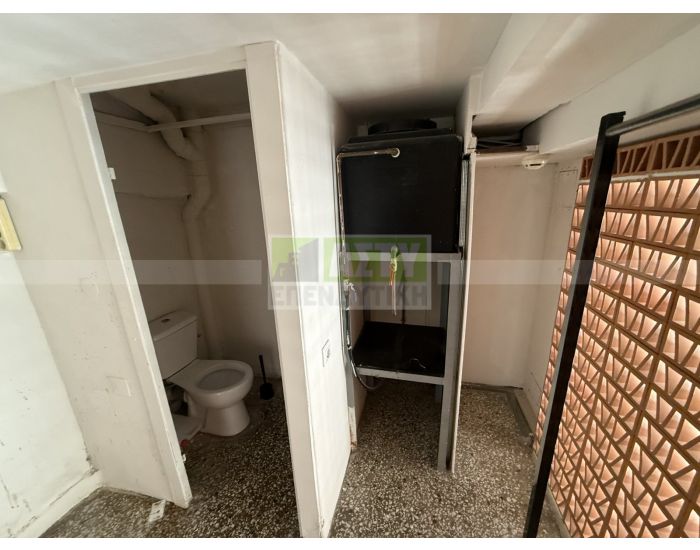 For Rent - CENTER
