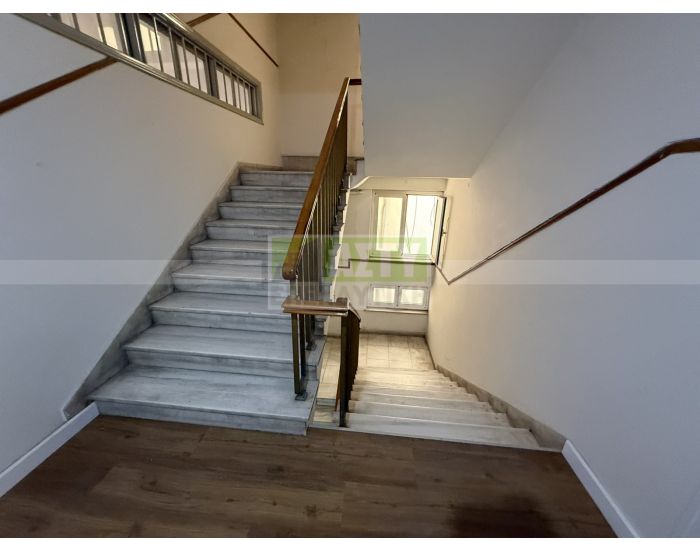 For Rent - CENTER