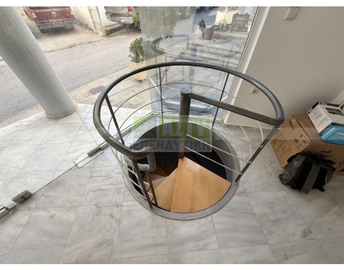 For Rent - CENTER