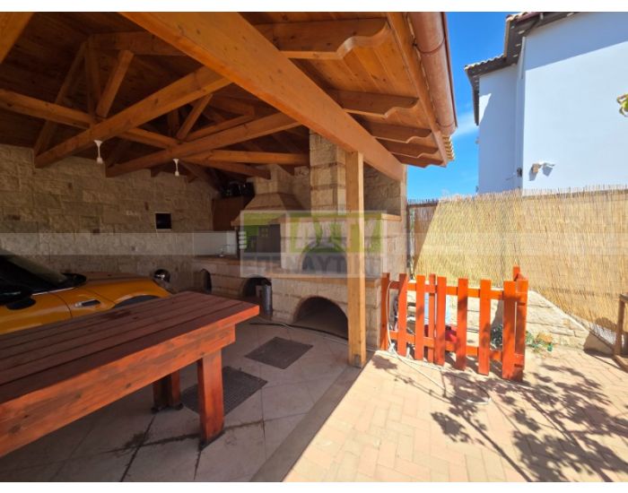 For Rent - ANISSARAS