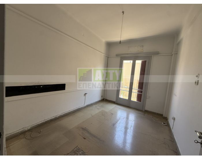 For Rent - CENTER