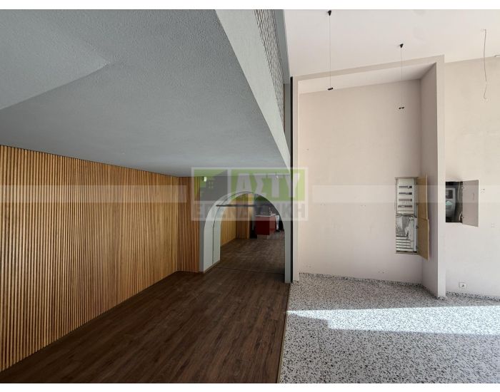 For Rent - CENTER