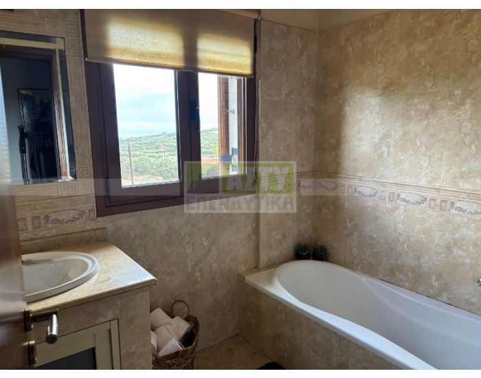 Πωλείται - ΒΑΣΙΛΕΙΕΣ